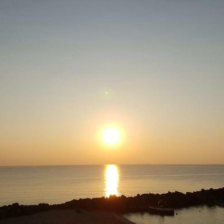 Teddu B&B Giardini-Naxos Buitenkant foto