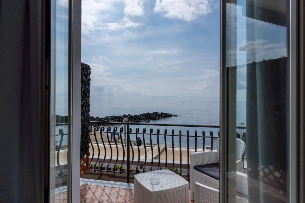 Teddu B&B Giardini-Naxos Buitenkant foto