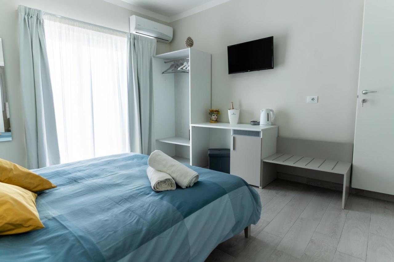 Teddu B&B Giardini-Naxos Buitenkant foto