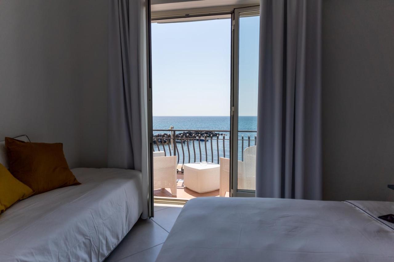 Teddu B&B Giardini-Naxos Buitenkant foto
