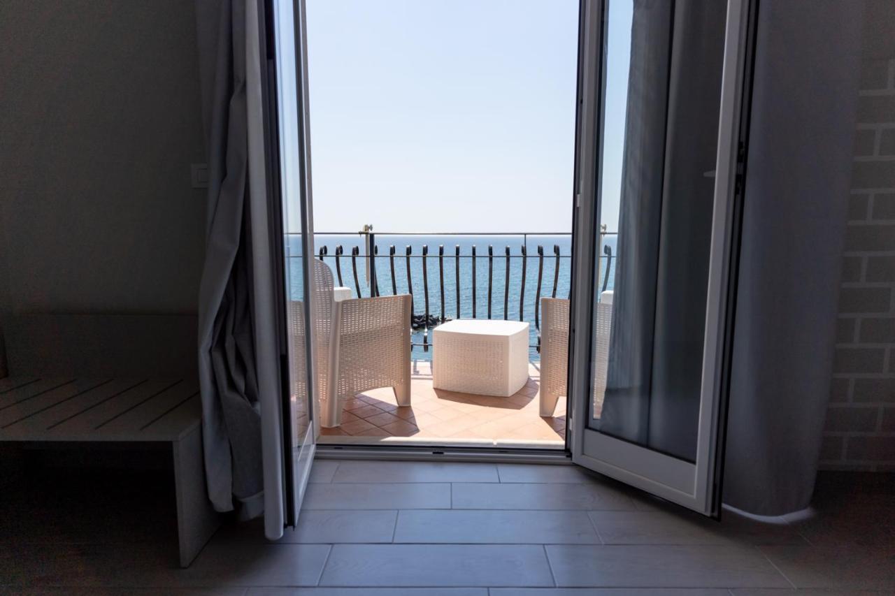 Teddu B&B Giardini-Naxos Buitenkant foto